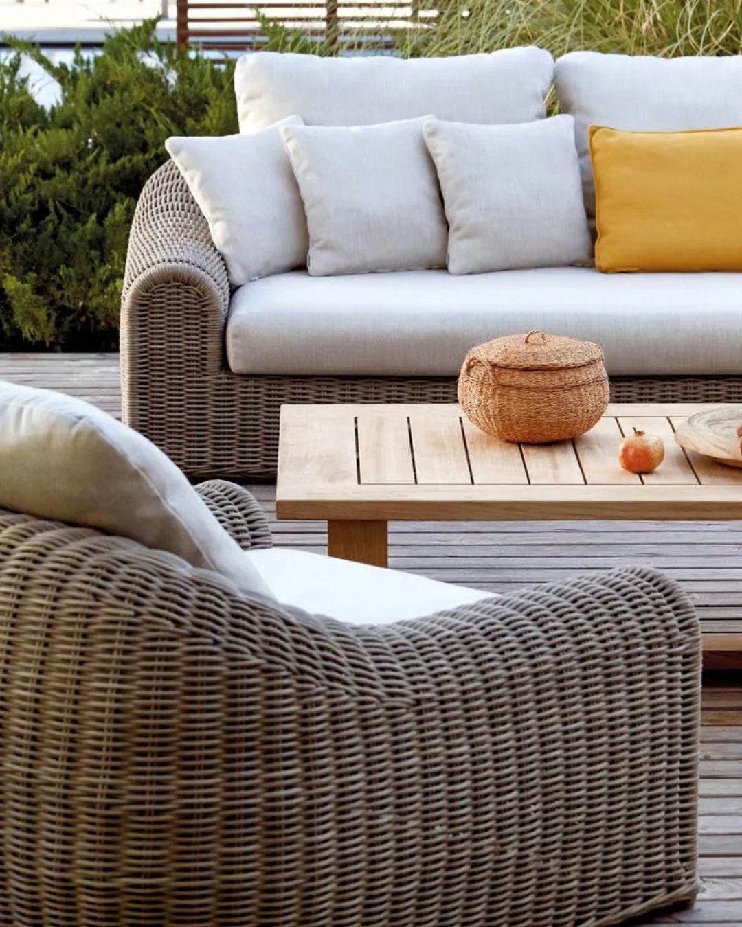 Sofas &amp; Sectionals